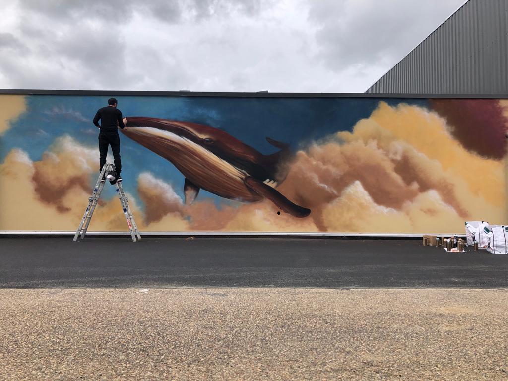 Fresque monumentale réalisée pour Intermarché Courtenay par Dave Baranes